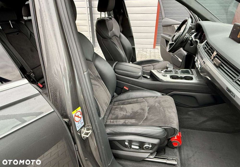 Audi Q7 - 25
