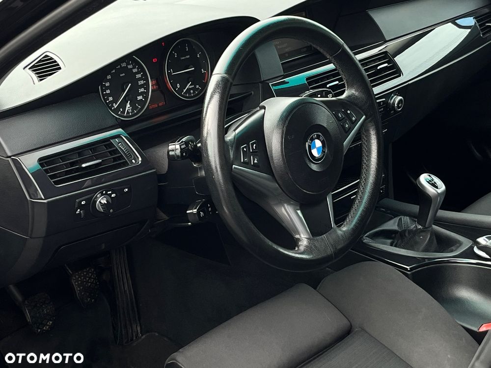BMW Seria 5 520d - 13