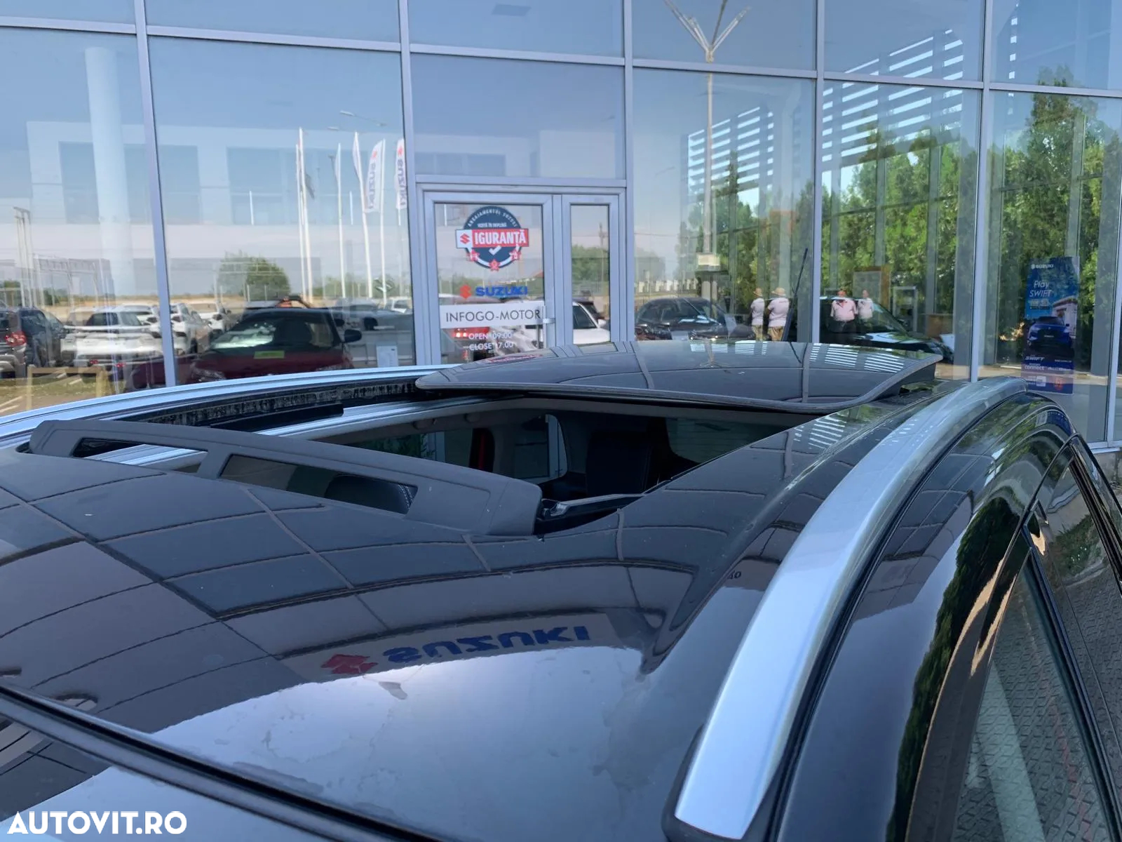 Suzuki Vitara 1.4 Boosterjet AllGrip MHEV Luxus - 10