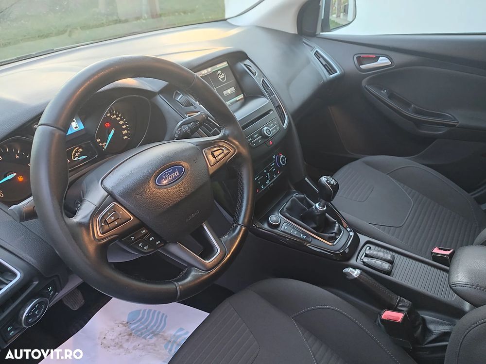 Ford Focus 1.5 TDCi DPF Start-Stopp-System Titanium - 6