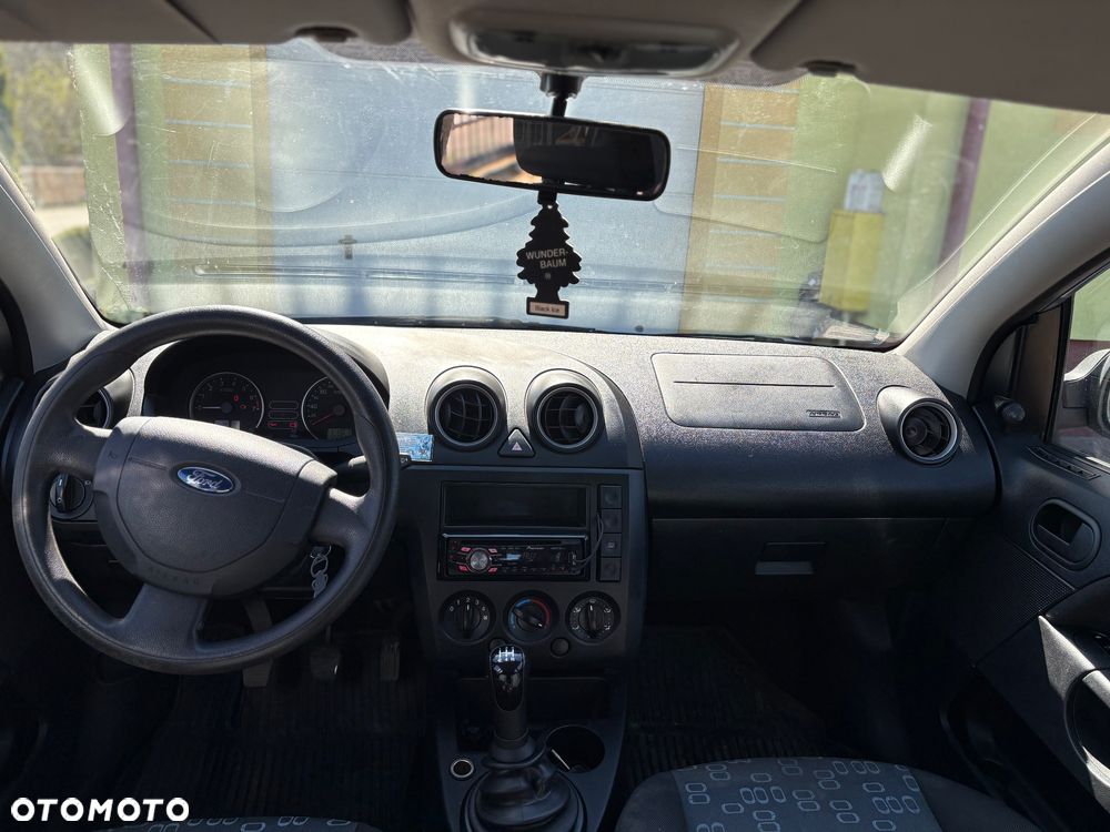 Ford Fiesta - 16