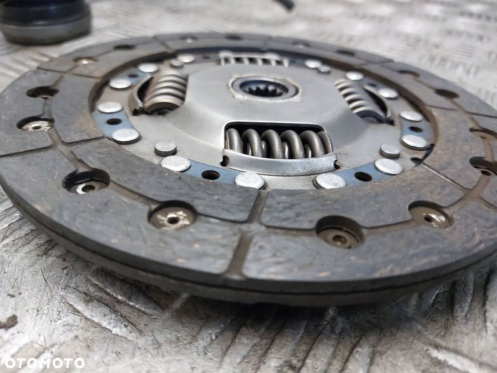 SPRZĘGŁO TARCZA + DOCISK + ŁOŻYSKO OPOROWE OPEL VECTRA C 1.8 16V - 7