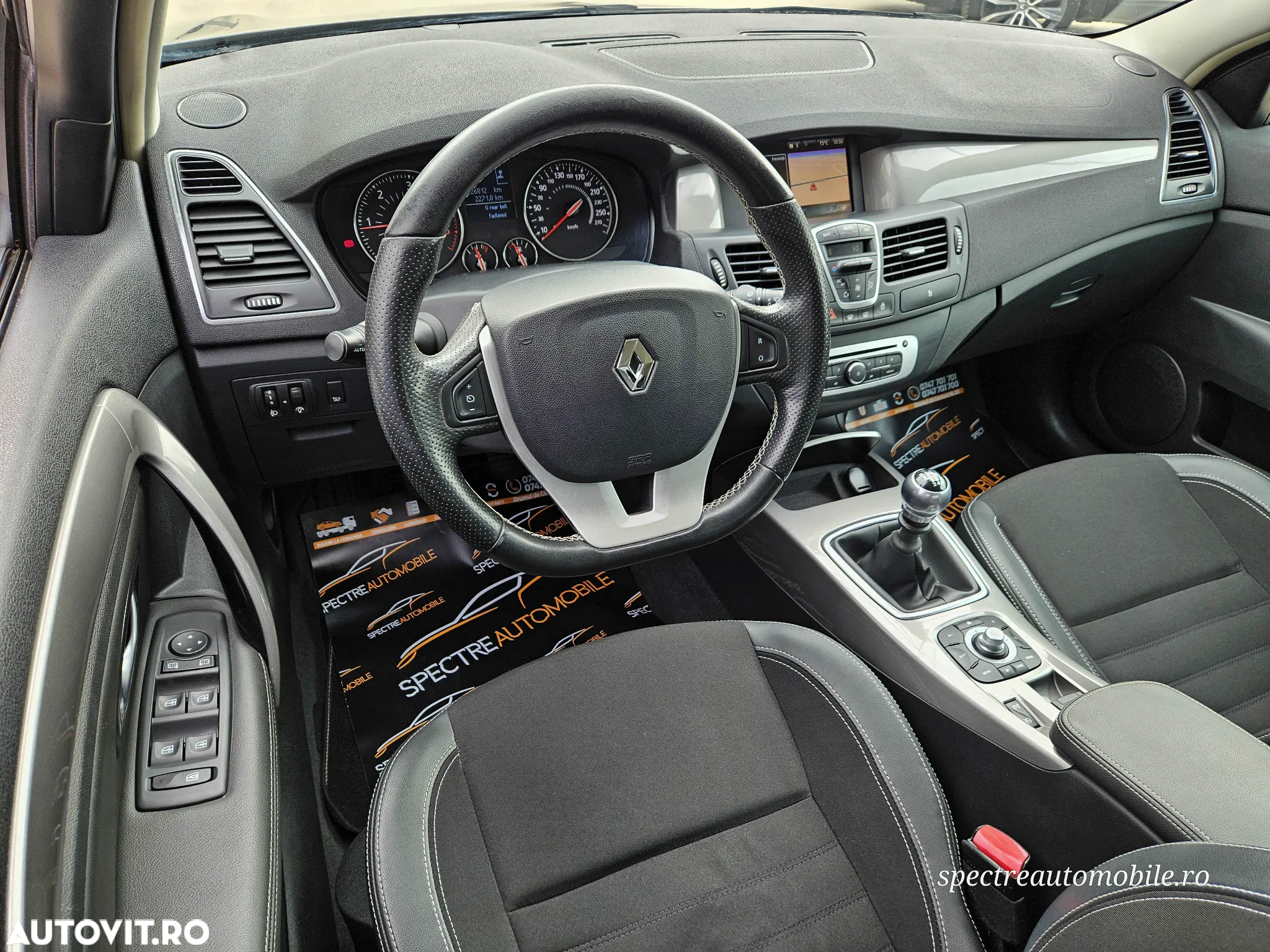 Renault Laguna dCi 110 FAP Limited - 14