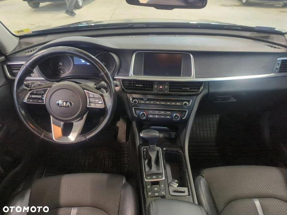 Kia Optima - 7