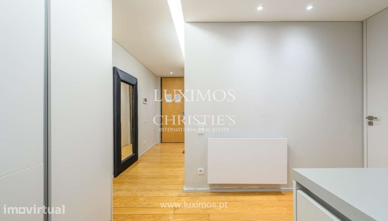 Apartamento T1 com garagem para venda no centro do Porto - Grande imagem: 5/19