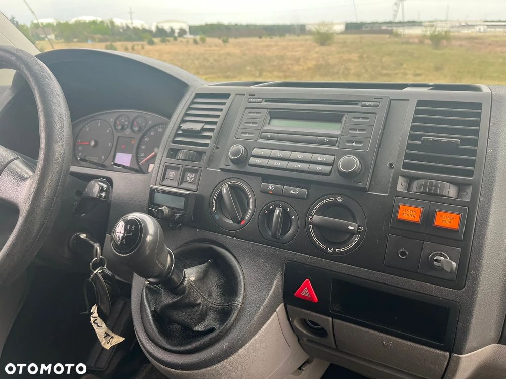 Volkswagen Transporter T5 - 13