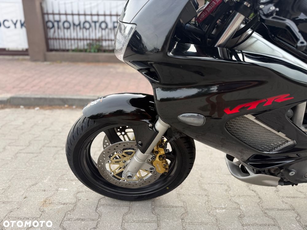 Honda VTR - 22