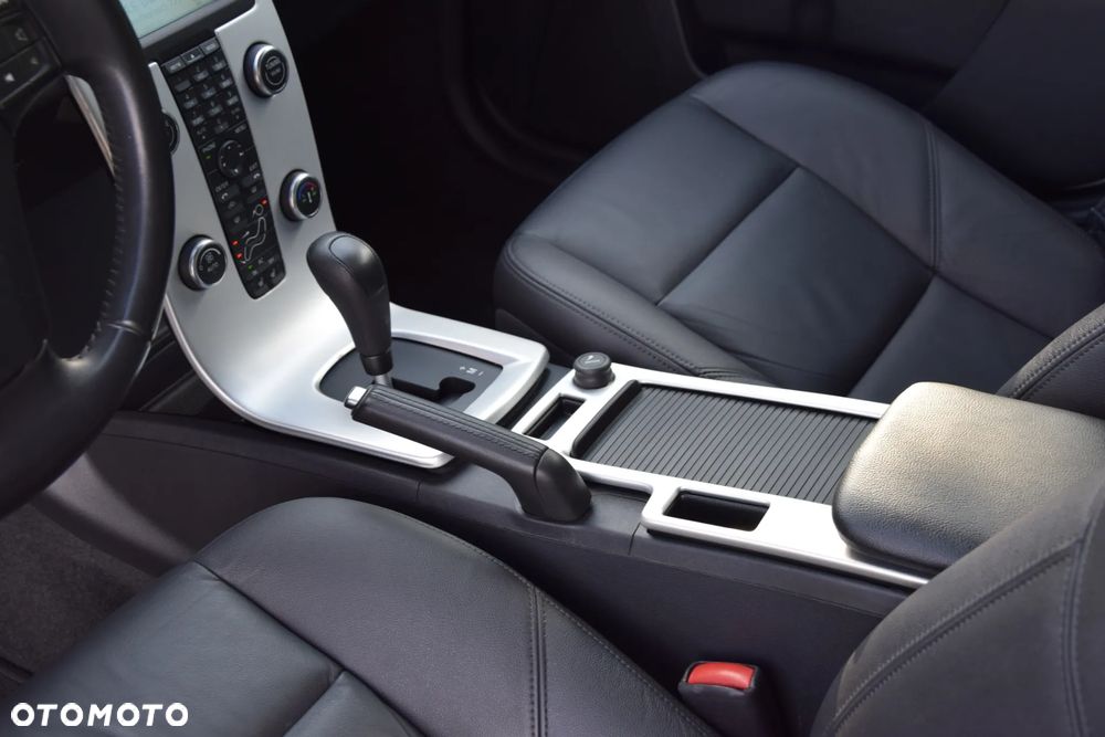Volvo V50 DPF D3 Geartronic Business Edition - 26