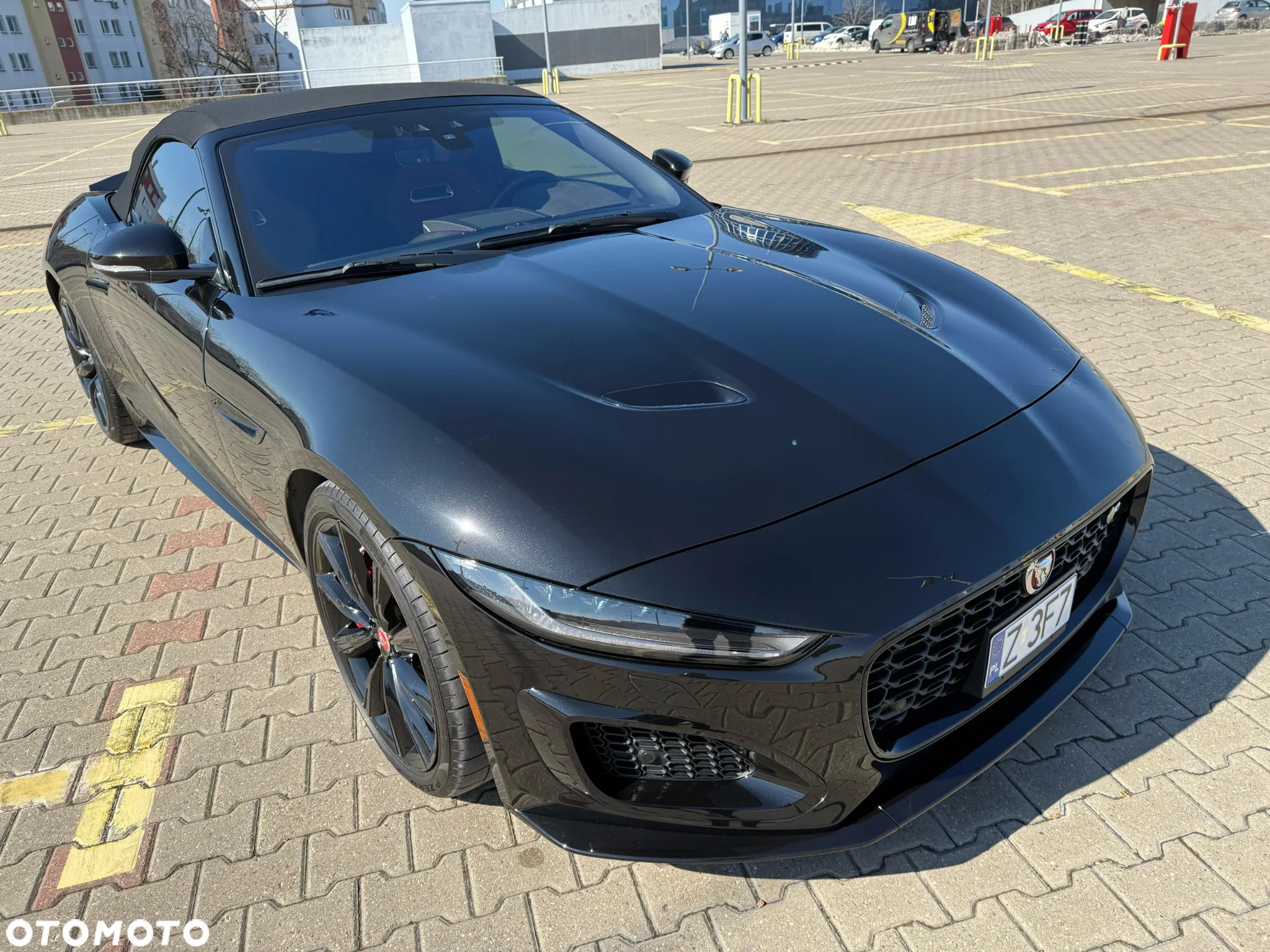 Jaguar F-Type Cabriolet P575 AWD R - 12