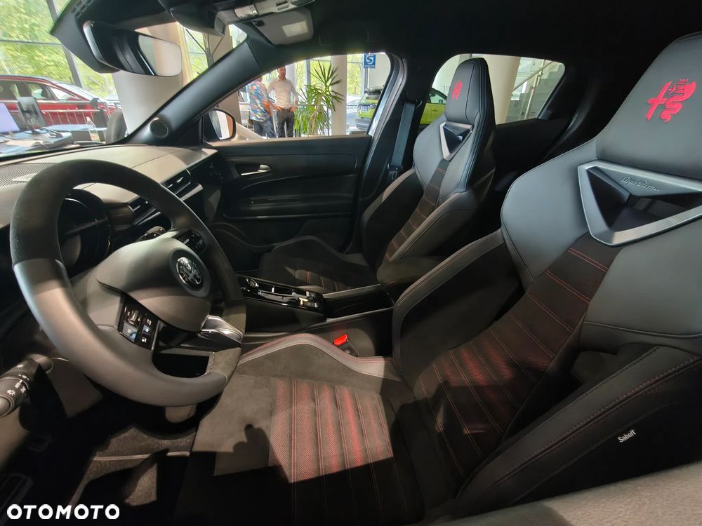 Alfa Romeo Junior 1.2 mHEV Ibrida Q4 eDCT - 22