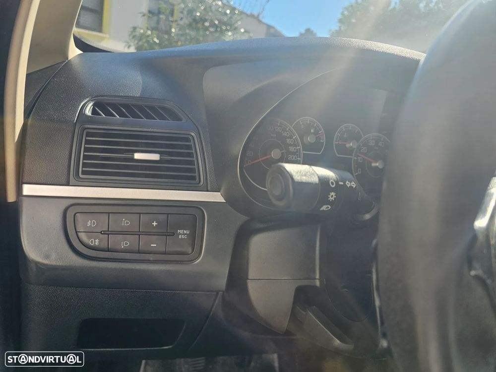 Fiat Grande Punto - 13