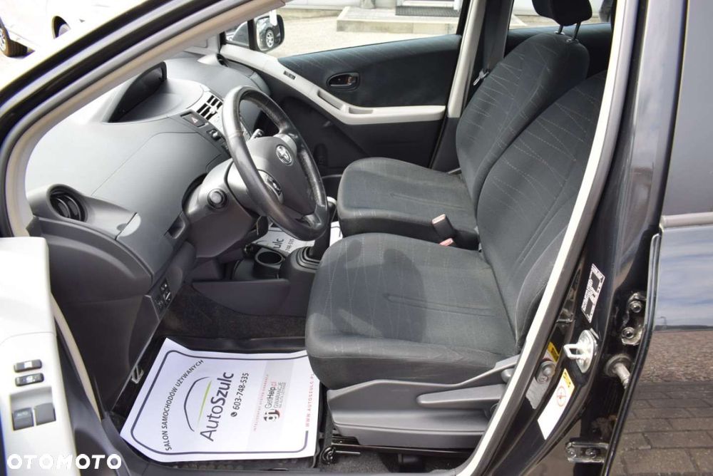 Toyota Yaris - 16