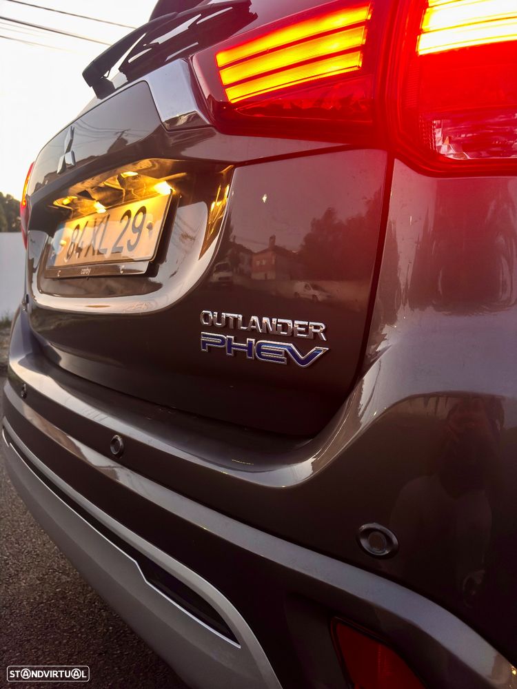 Mitsubishi Outlander 2.0 PHEV Intense Navi - 6