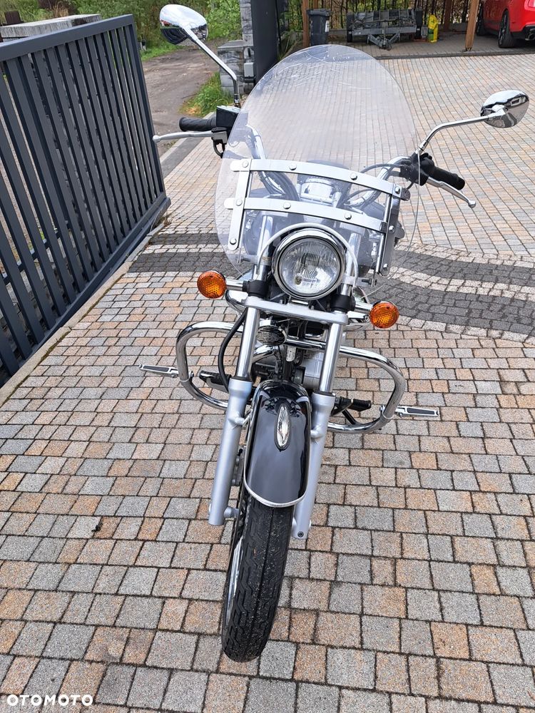 Suzuki Intruder - 11
