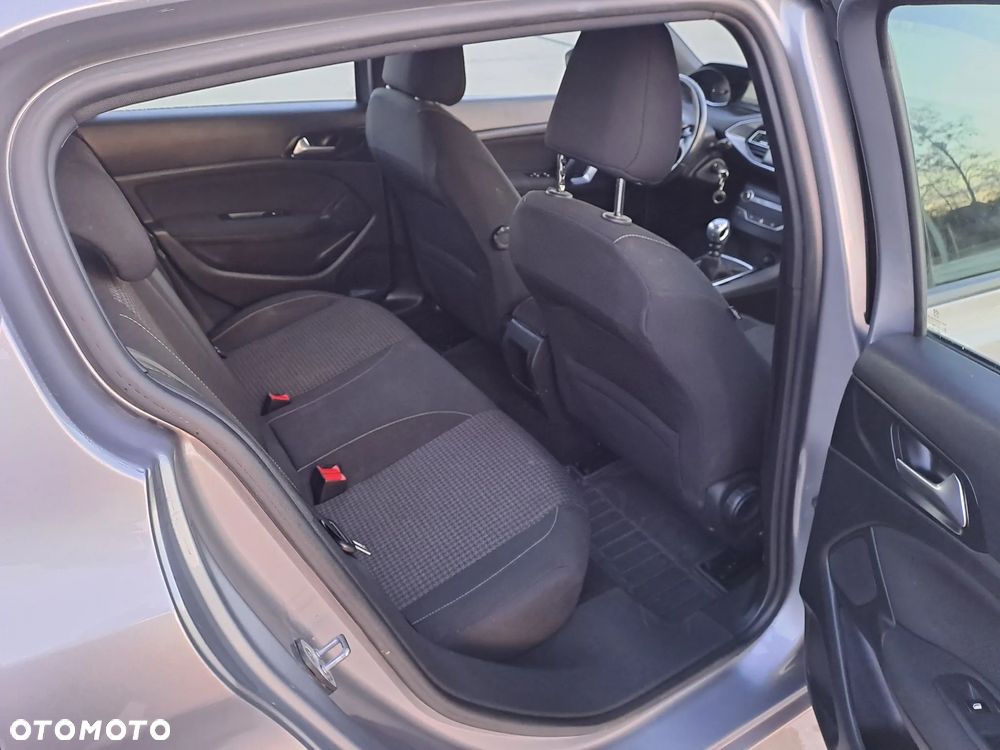 Peugeot 308 1.2 PureTech GPF Allure S&S - 15