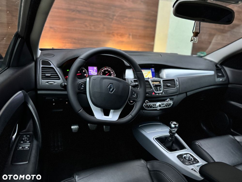 Renault Laguna 2.0T GT - 25