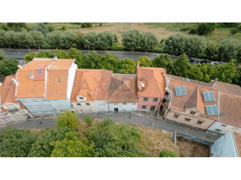 Moradia à Venda no Centro de Seia - Zona do Castelo! - Grande imagem: 3/37
