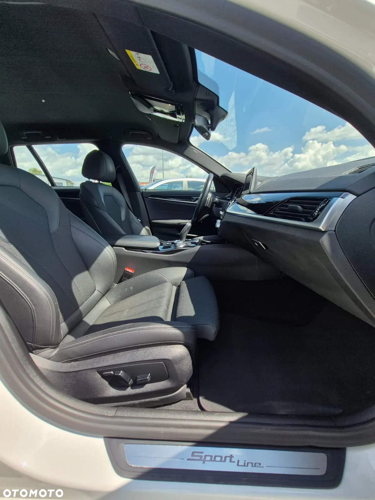 BMW Seria 5 520d Sport Line - 24