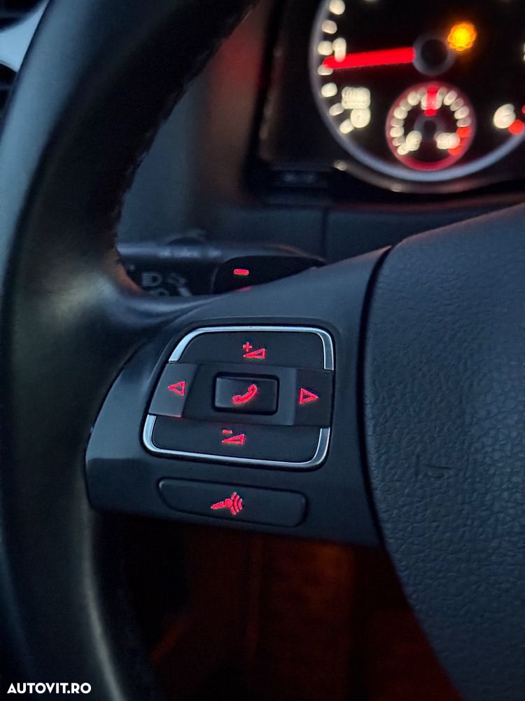 Volkswagen Tiguan 2.0 TDI 4Motion DSG BMT Sport & Style - 10