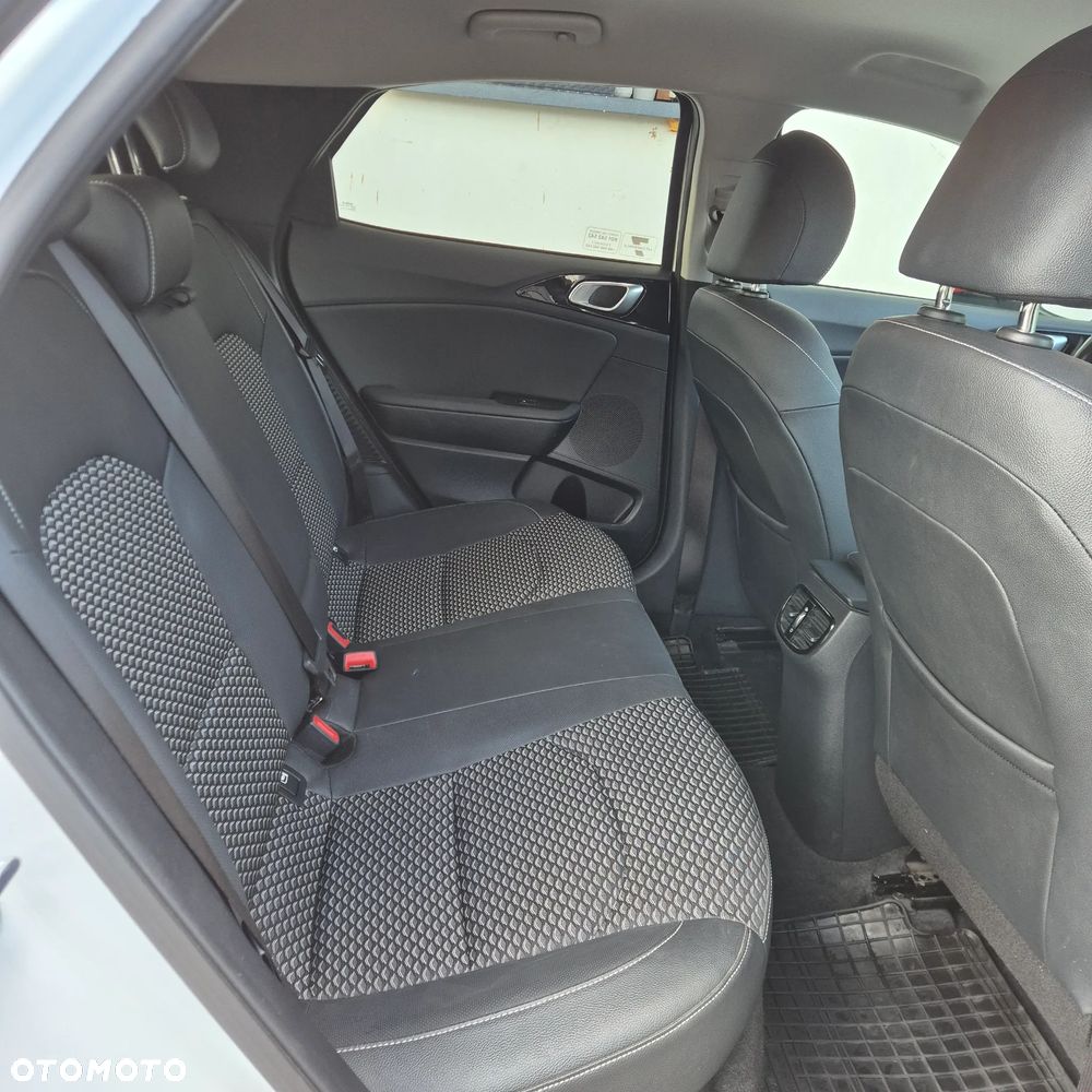 Kia XCeed 1.6 GDI PHEV Business Line DCT - 11