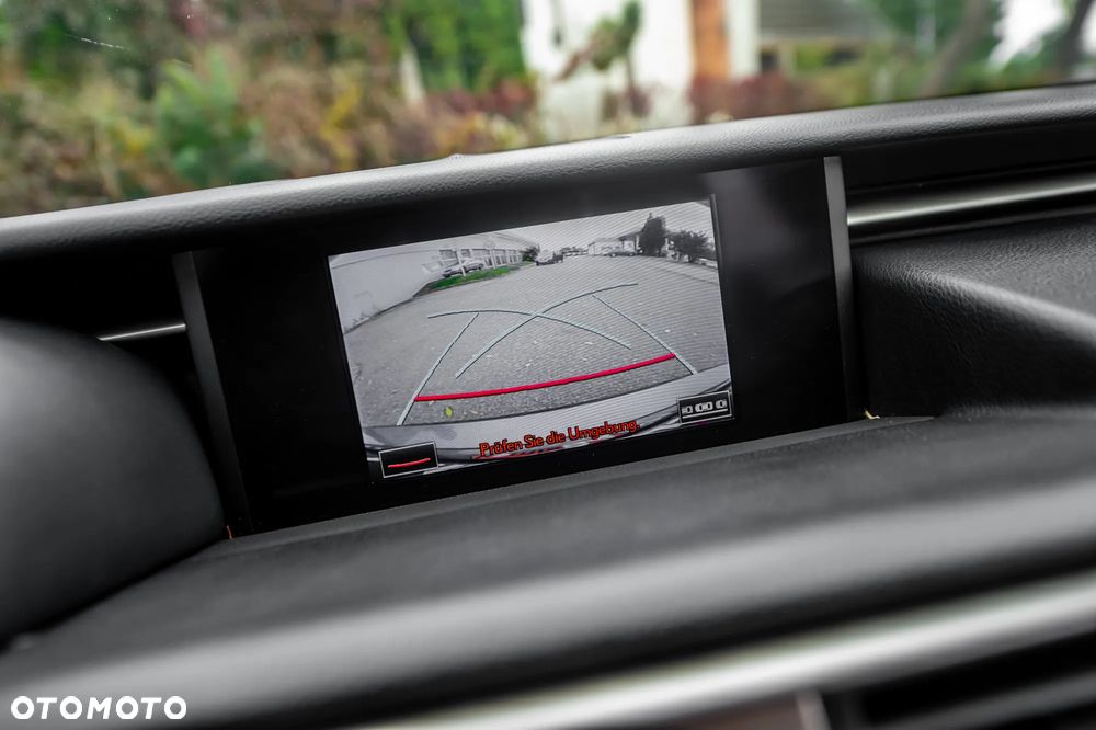 Lexus IS 300h Business Edition - 29