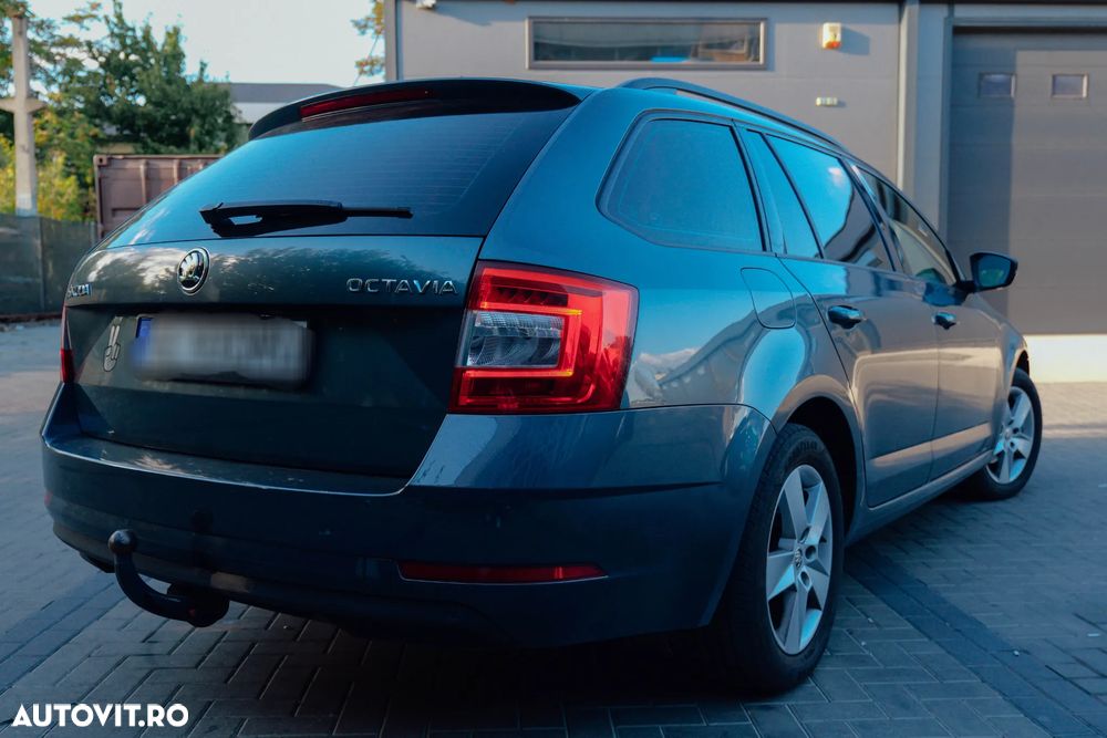 Skoda Octavia Combi Diesel 1.6 TDI DSG Style - 3