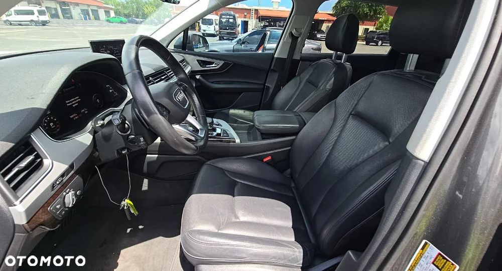 Audi Q7 - 8