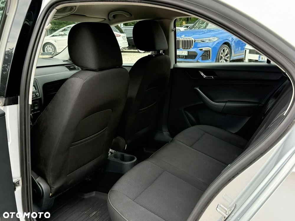 Skoda RAPID - 13