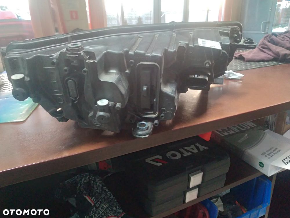 Skoda Octavia IV Reflektor Lampa Przód Lewa 5E4941015 - 3