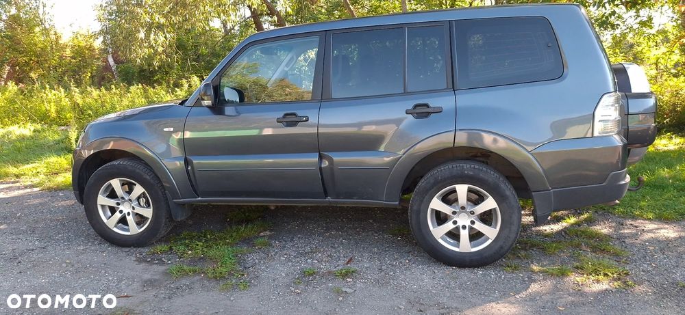 Mitsubishi Pajero - 3