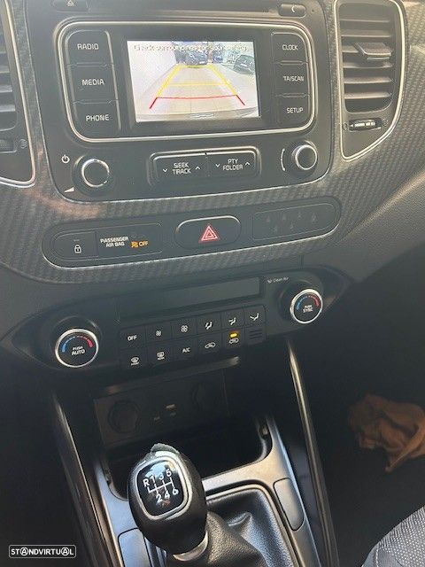 Kia Carens 1.7 CRDi ISG TX - 22