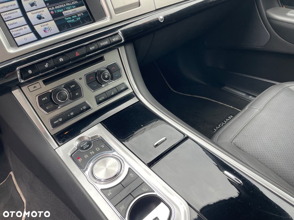 Jaguar XF - 33