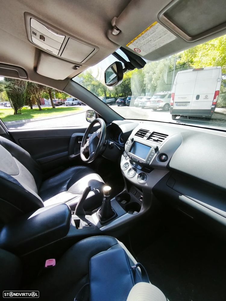 Toyota RAV4 2.2 D-4D X NAVI - 8