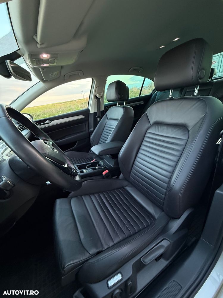 Volkswagen Passat 2.0 TDI Trendline - 13
