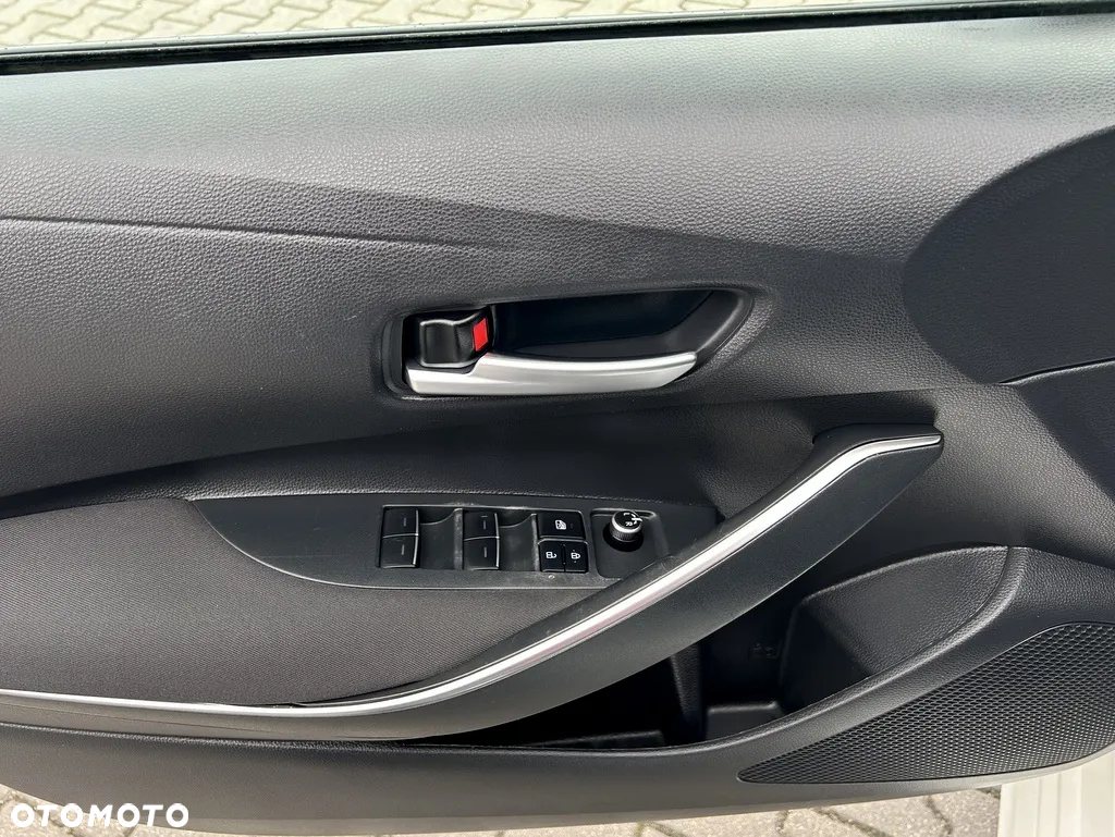 Toyota Corolla - 24