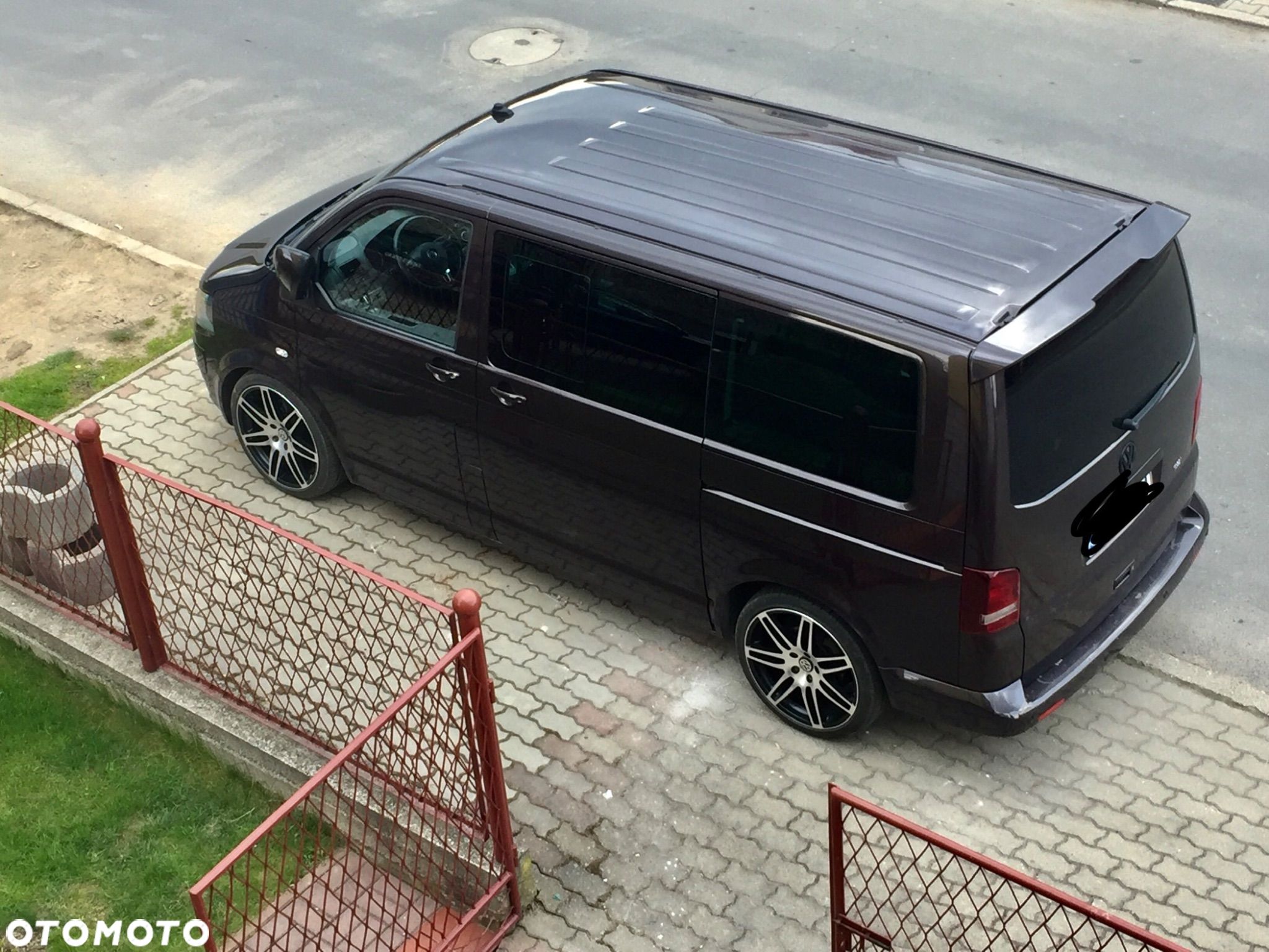 Volkswagen Multivan - 1