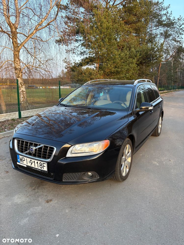 Volvo V70 D5 Summum - 1