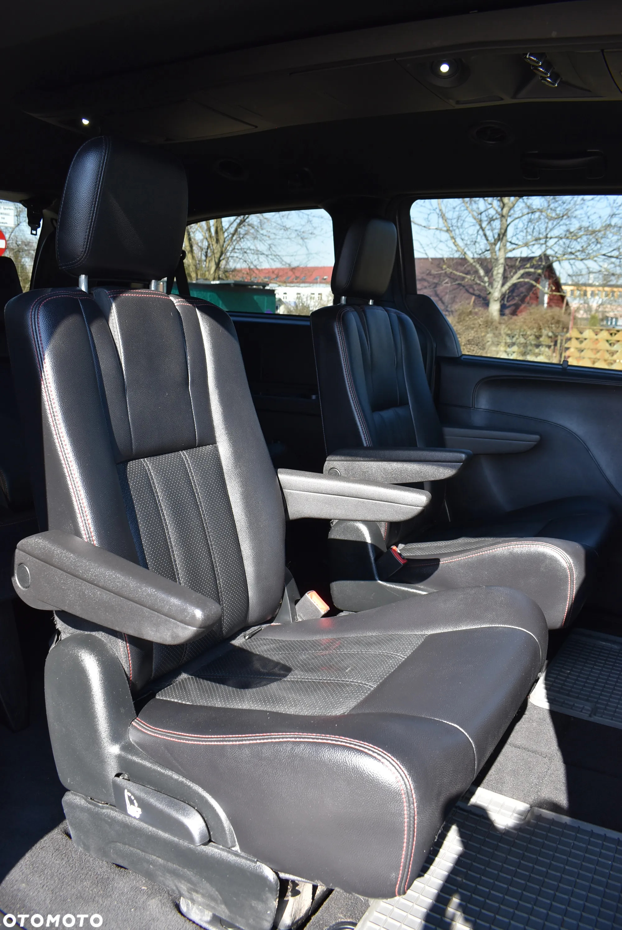 Dodge Grand Caravan 3.6 R/T - 25