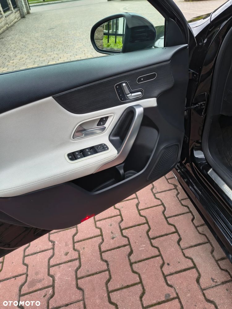 Mercedes-Benz Klasa A 250 4Matic 7G-DCT AMG Line - 12