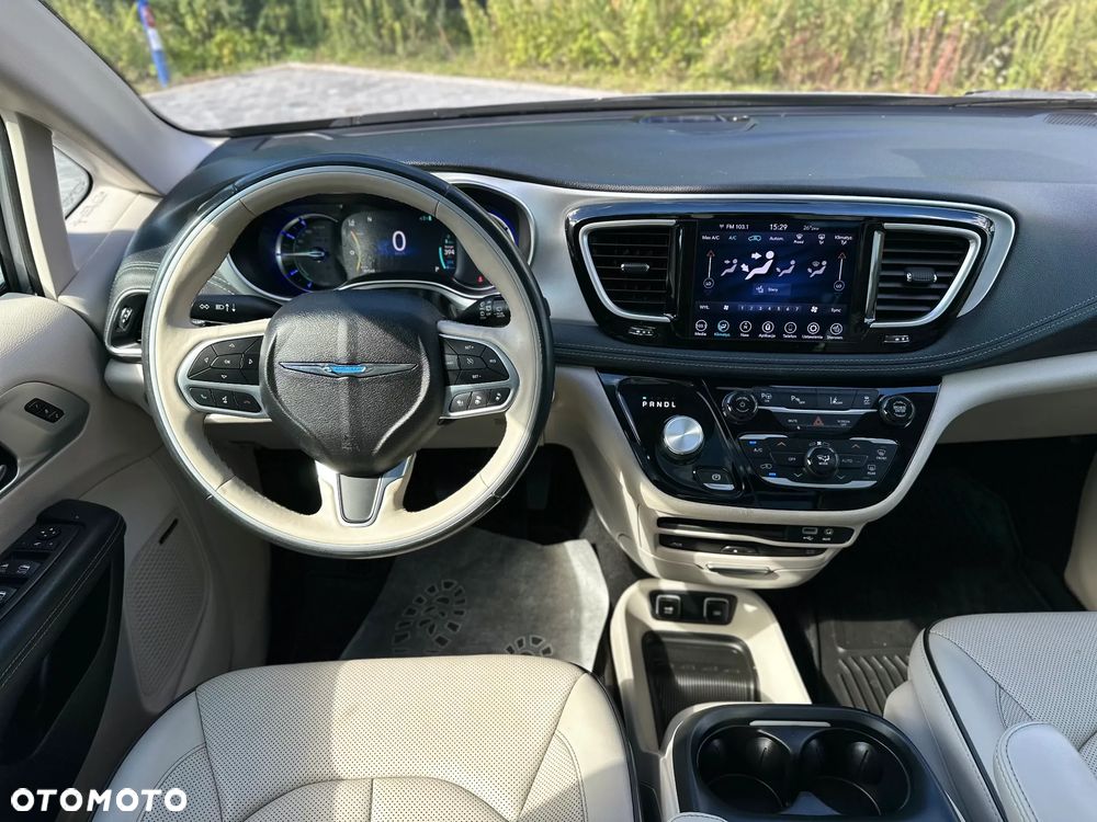 Chrysler Pacifica - 18