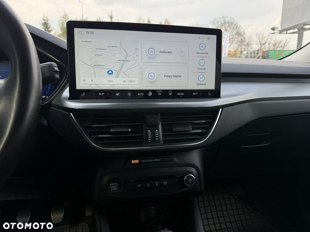 Ford Focus 1.0 EcoBoost Titanium X - 23