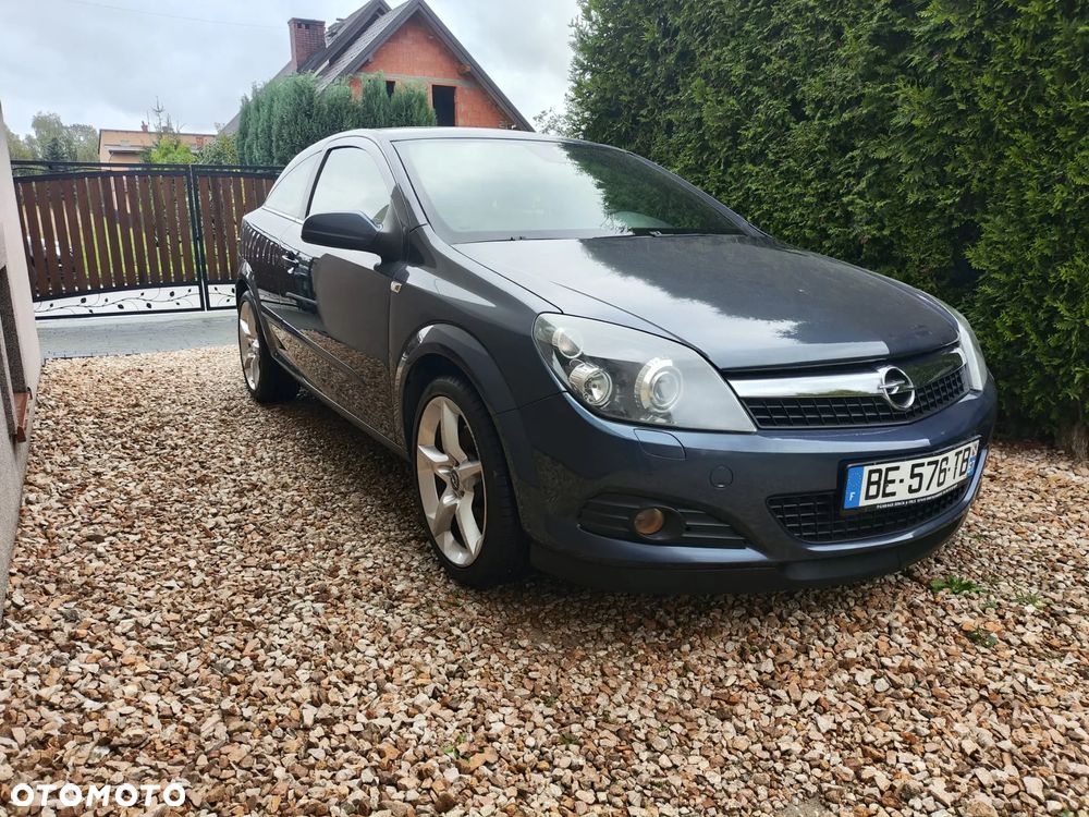 Opel Astra GTC 1.6 Turbo Innovation - 1
