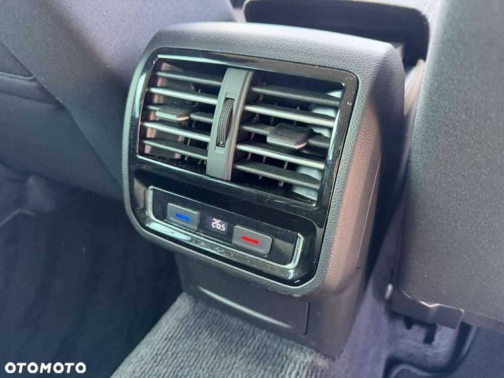 Volkswagen Passat - 18
