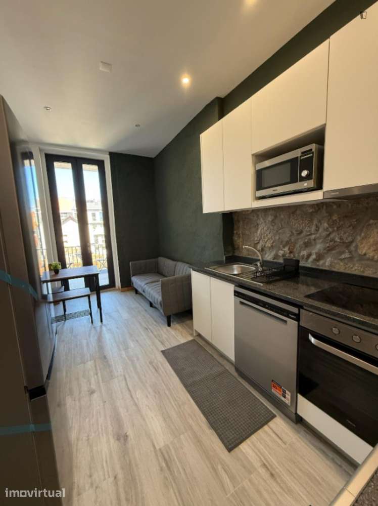 Quarto - localizado em Santa Marinha Porto - Grande imagem: 4/24