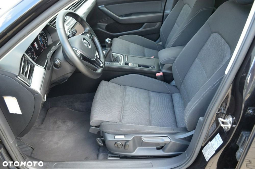 Volkswagen Passat - 23