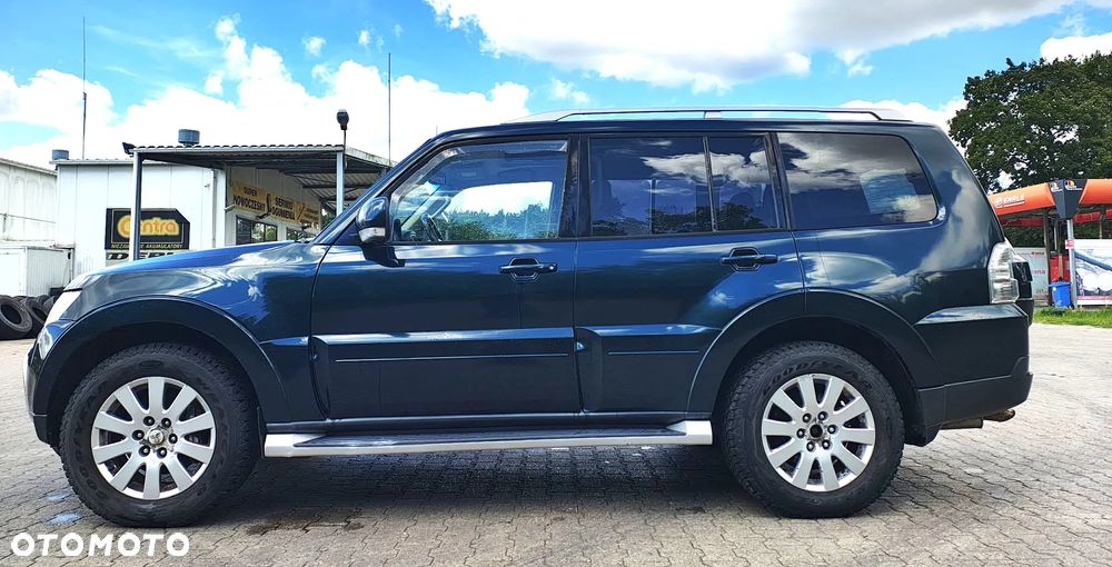 Mitsubishi Pajero - 13