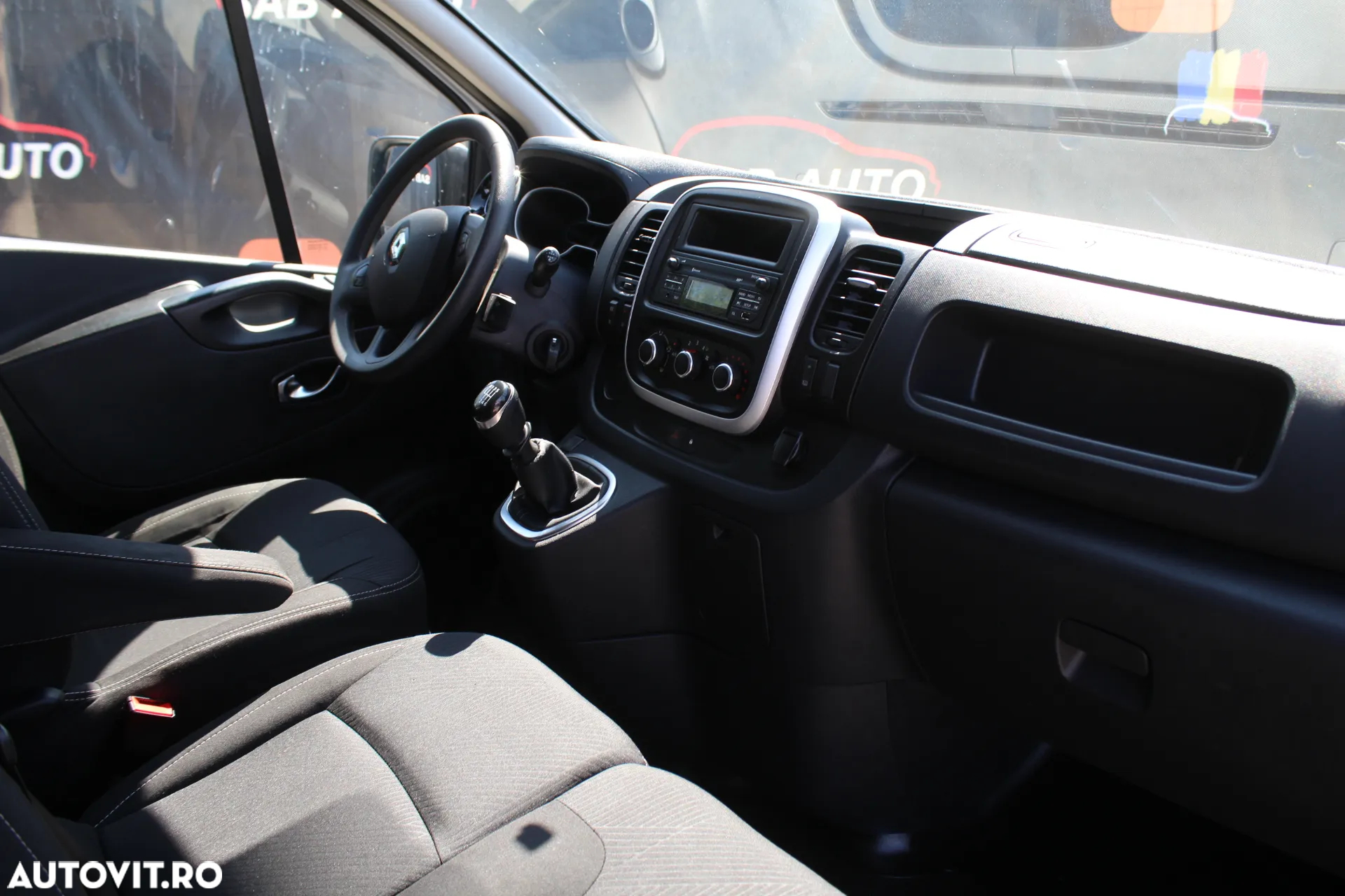 Renault Trafic dCi 95 Combi Authentique - 4