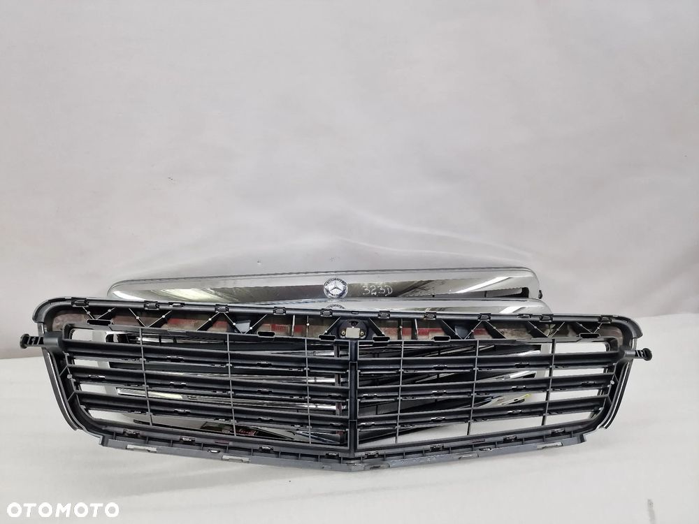 MERCEDES C-KLASSA W204 06- ATRAPA / GRILL PRZEDNI PRZÓD ŁADNY , NR A2048800323 , NR AUKCJI GL323 - 10