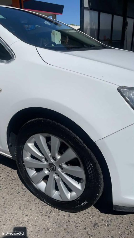 Opel Astra Sports Tourer - 4