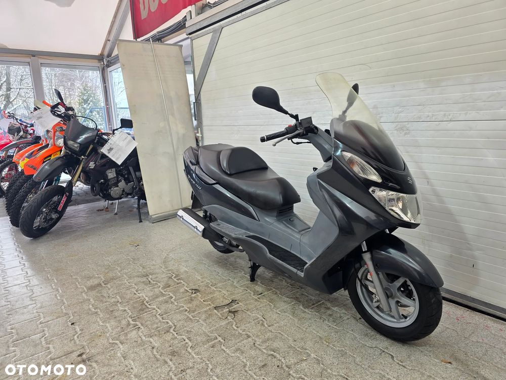 Suzuki Burgman - 12